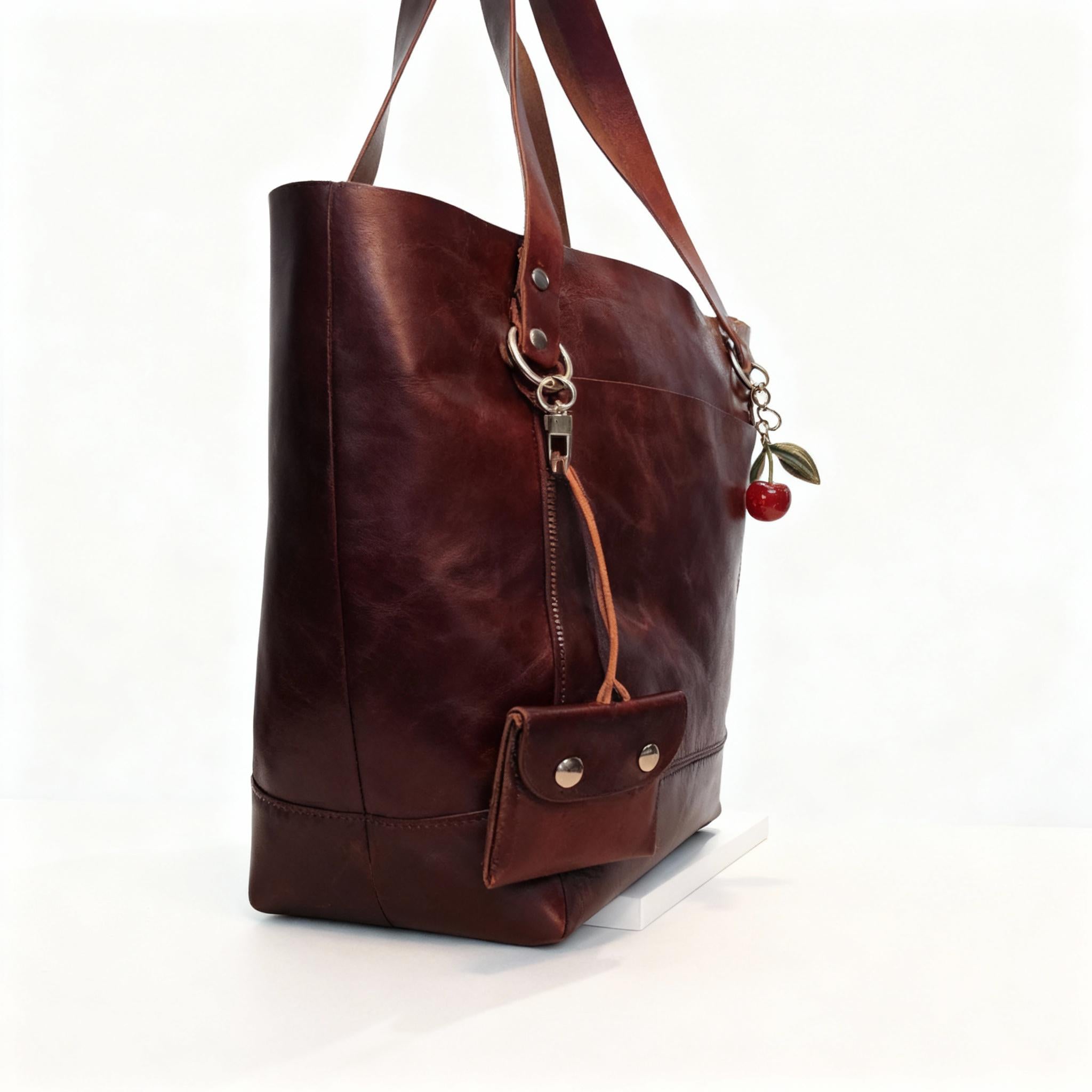 tot bag en cuir fait main avec poche extérieure , Cadeau pour elle