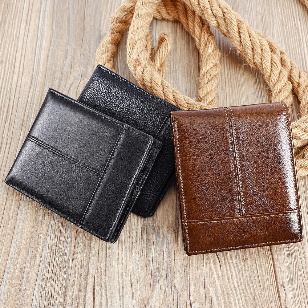 cartera de cuero con un estilo elegante y claro.