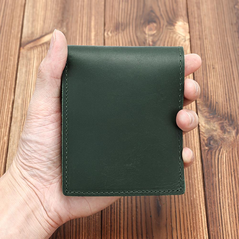 cartera de cuero con un estilo elegante y claro.