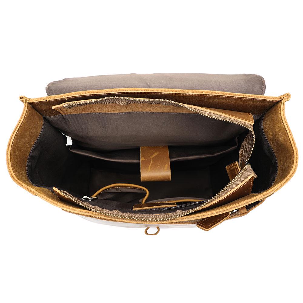 Mochila de cuero moderna — diseño minimalista, formas geométricas, estilo urbano