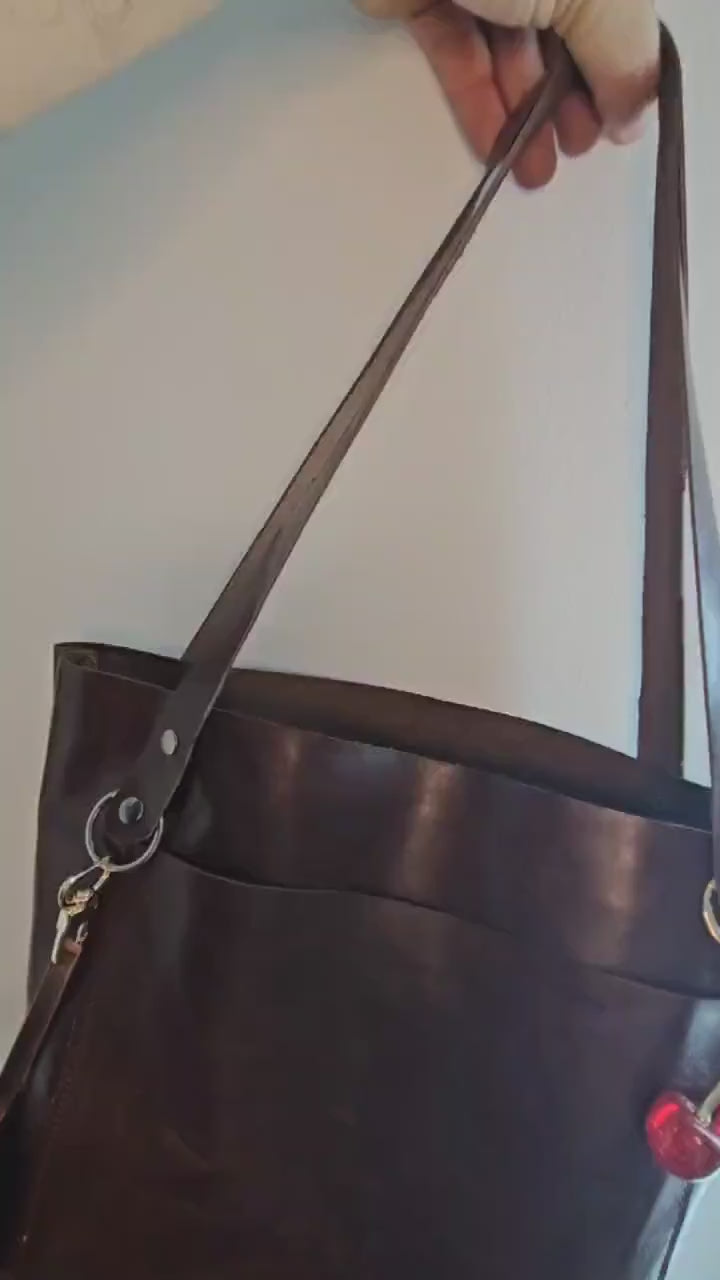 tot bag en cuir fait main avec poche extérieure , Cadeau pour elle